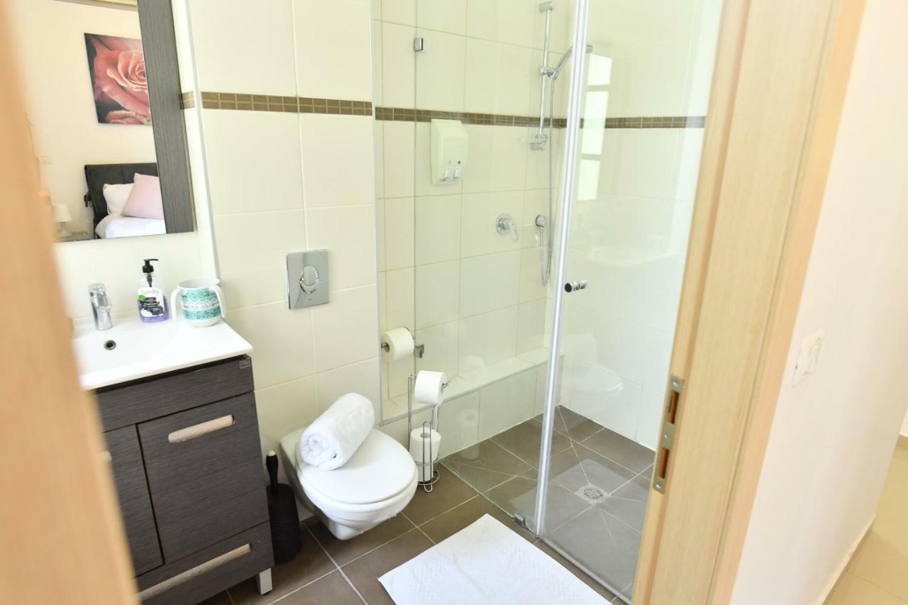 Saidoff, Amazing 4 Bedroom 3 Bath In City Center, Pool, Parking!!! Ierusalim Exterior foto